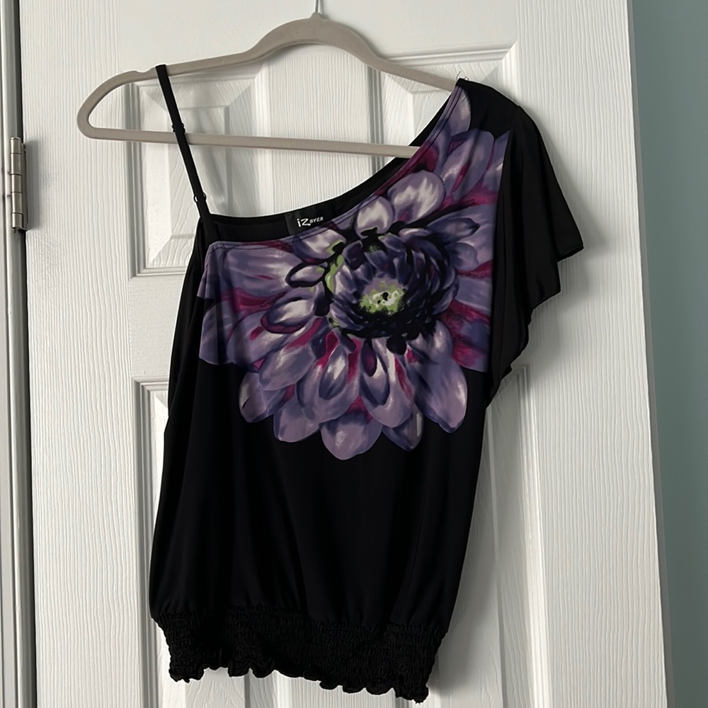 Iz Byer women’s size M asymmetrical tank/blouse sleeved shirt.  Never worn